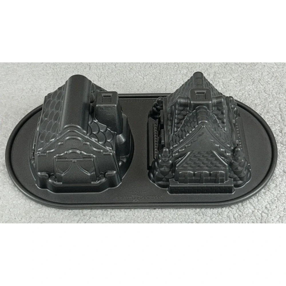 Nordic Ware Gingerbread House Duet Bundt Pan Mold 5 Cup USA Cast Aluminum *EUC*